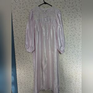 🩷 Aria Pink M Satin Nightgown 1990 Y2K vintage embroidery lace